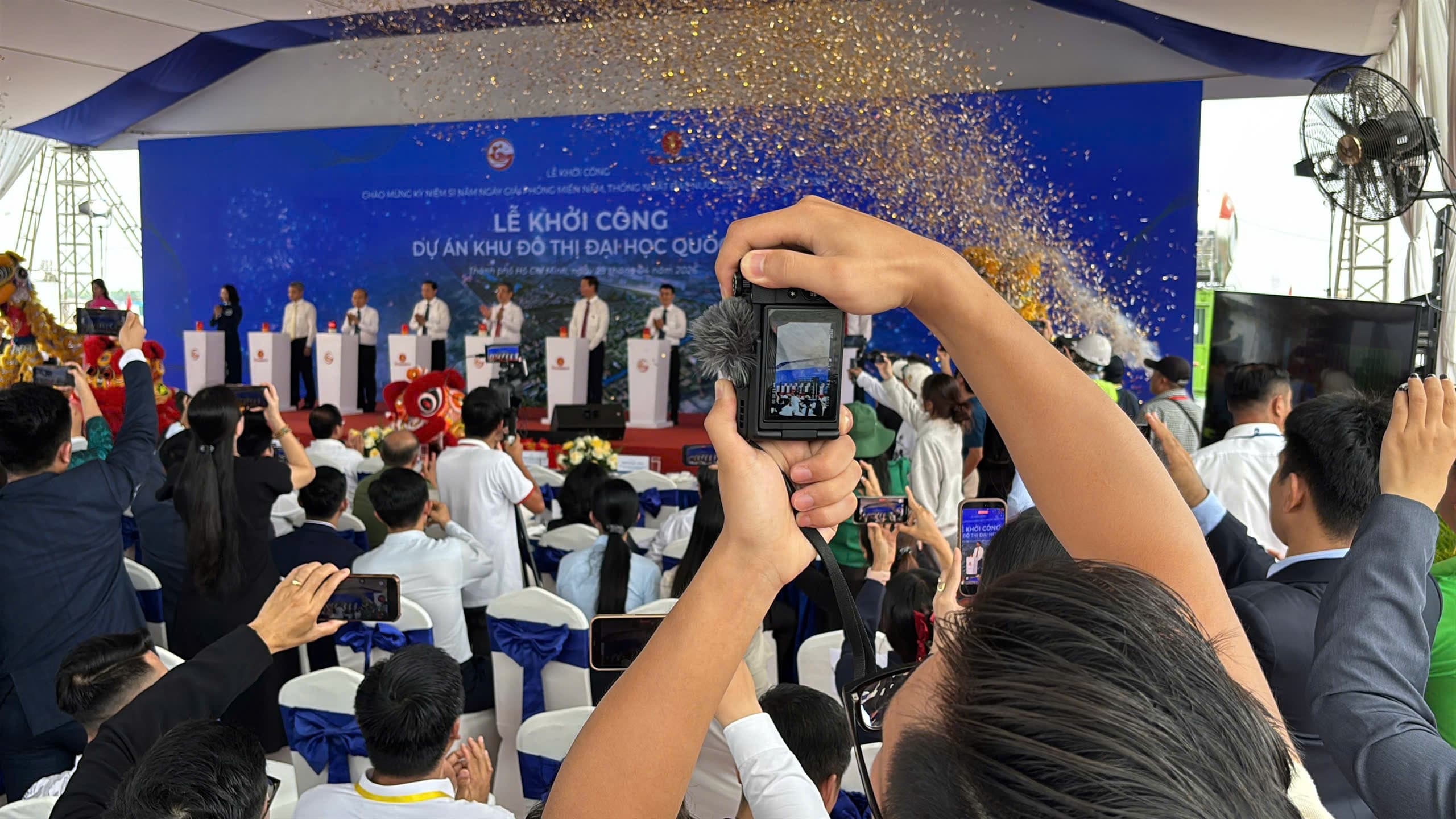 Tiếng trống khởi công đánh thức siêu dự án Vinhomes Hóc Môn