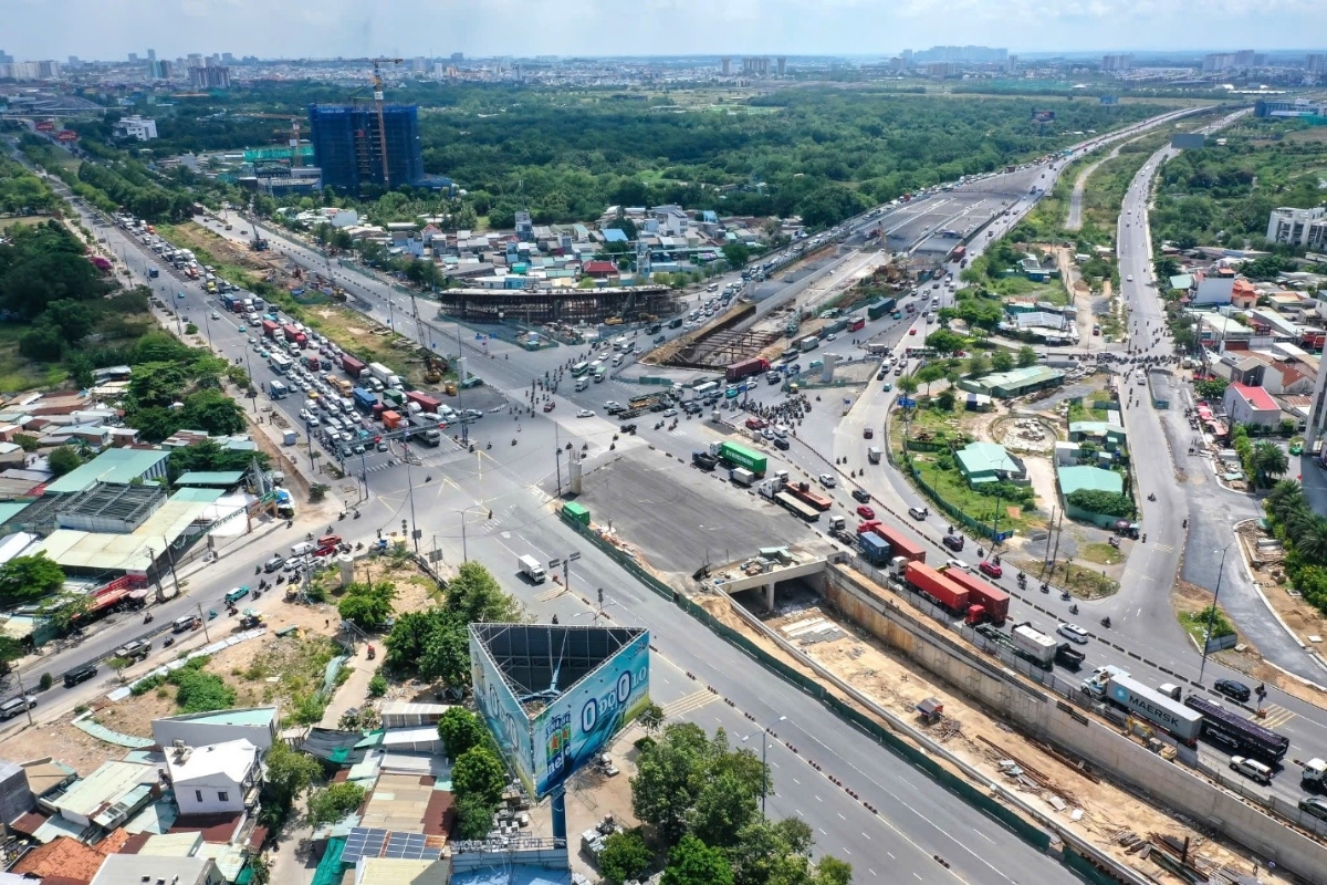 Hạ tầng tạo sóng tăng giá ngắn hạn